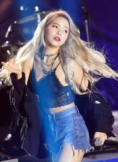 Black Lace Strap Crop Top | Solar - Mamamoo