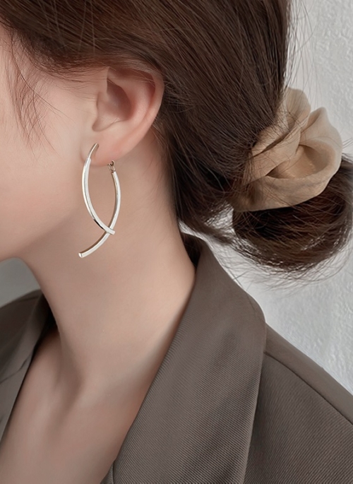 Silver Curved Stick Drop Earrings | Jimin - BTS