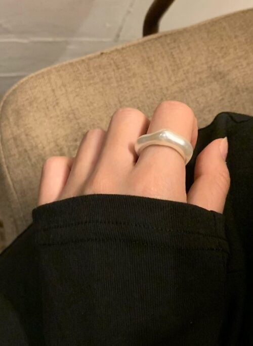 Pearl White Curvy Ring | Solar - Mamamoo